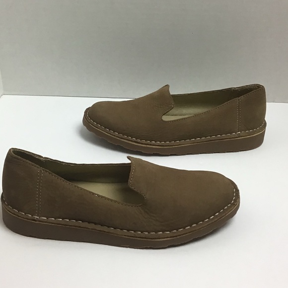 L.L. Bean Stonington nubuck slip on loafer. ID 507369. Brown. 9 - Picture 2 of 6